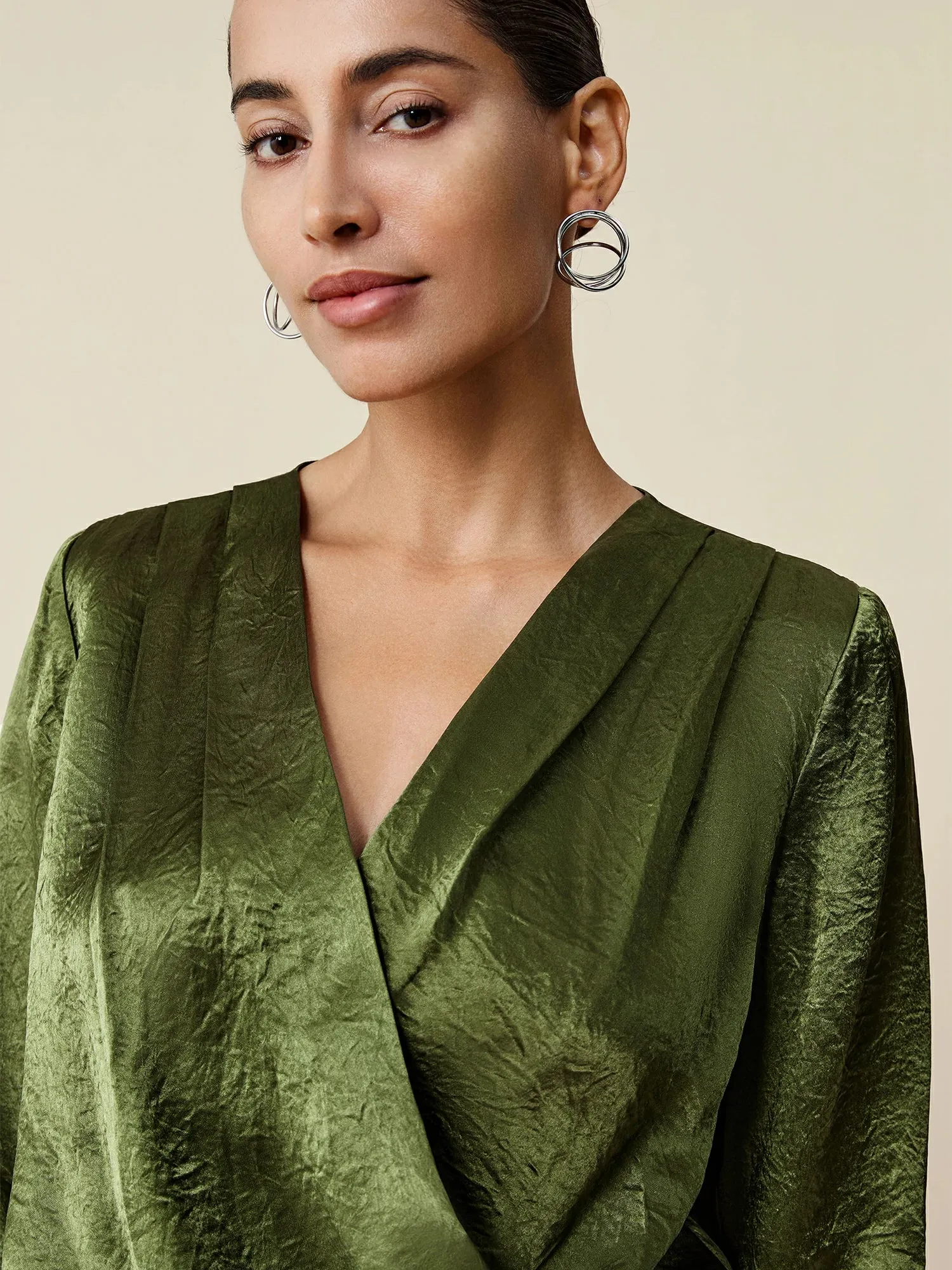 Amoretu 100% Acetate V-Neck Mid-Sleeve Top