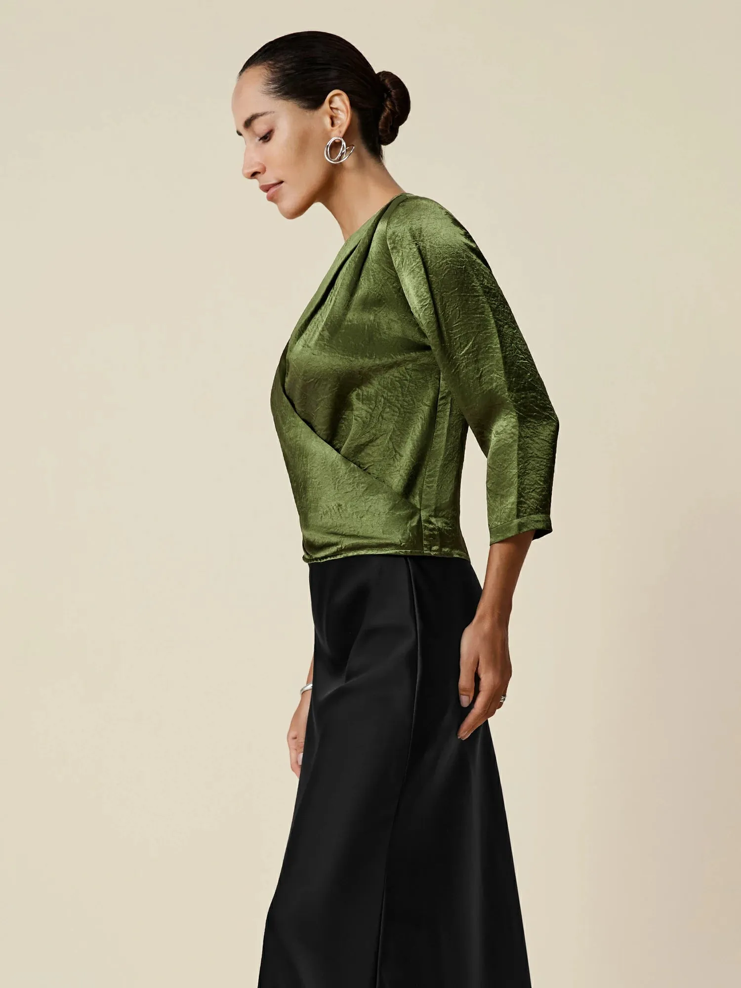 Amoretu 100% Acetate V-Neck Mid-Sleeve Top