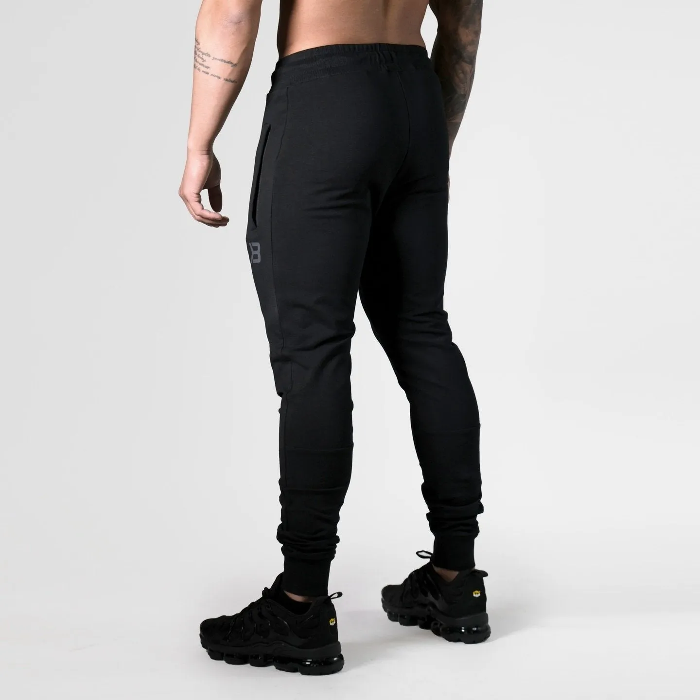 Better Bodies Tapered Joggers V2 - Black