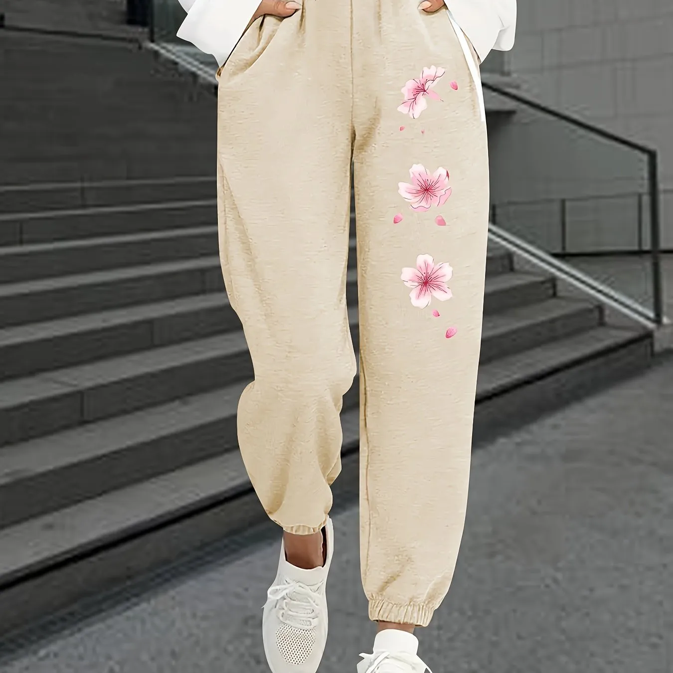 Chic Floral Print Women's Joggers - Casual & Versatile, Elastic Waist with Pockets, Machine Washable - Perfect for Fall/Winter