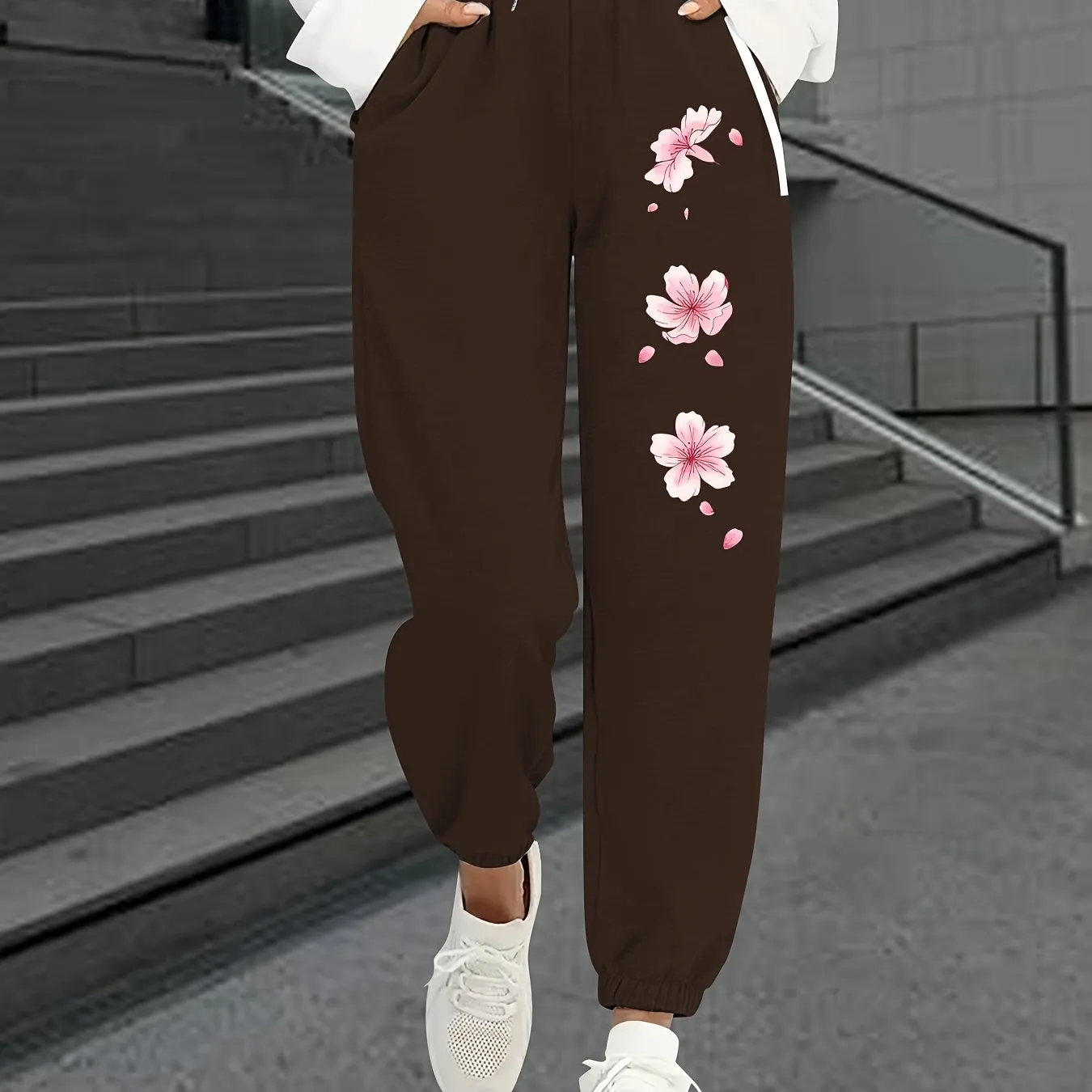 Chic Floral Print Women's Joggers - Casual & Versatile, Elastic Waist with Pockets, Machine Washable - Perfect for Fall/Winter