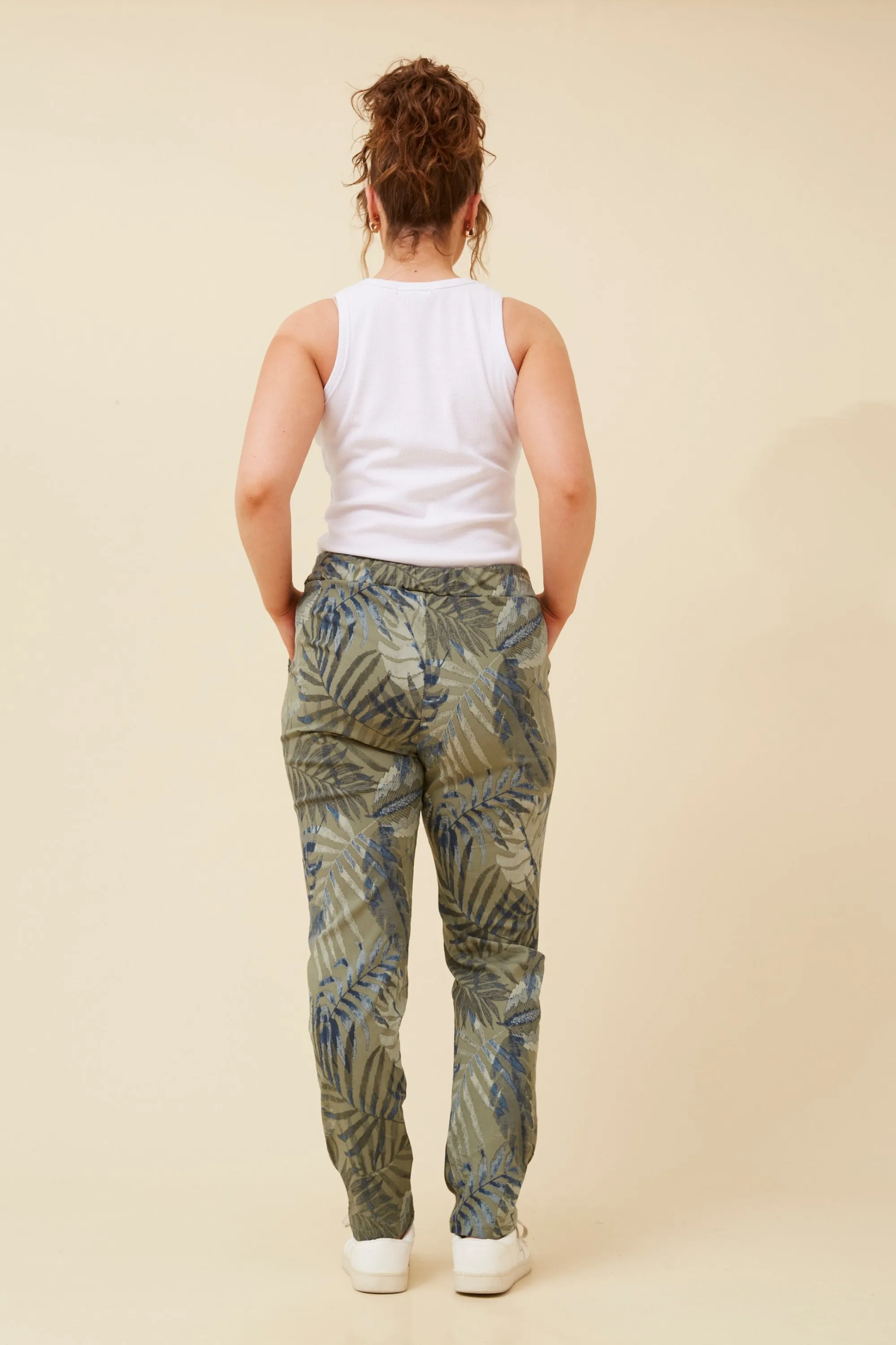 Zinnia Leaf Print Jogger Pants Khaki